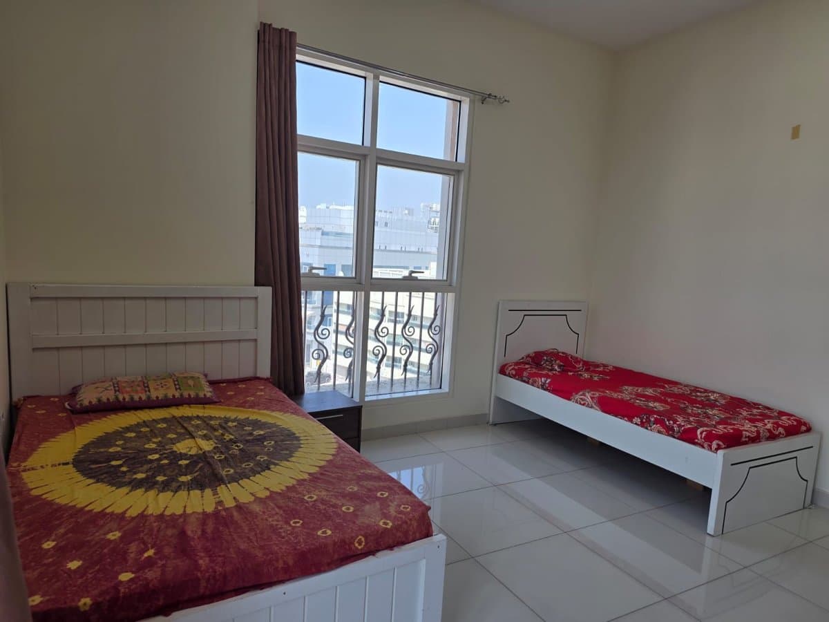 Furnished Bedroom (Indian Single or Couple only), photo 2