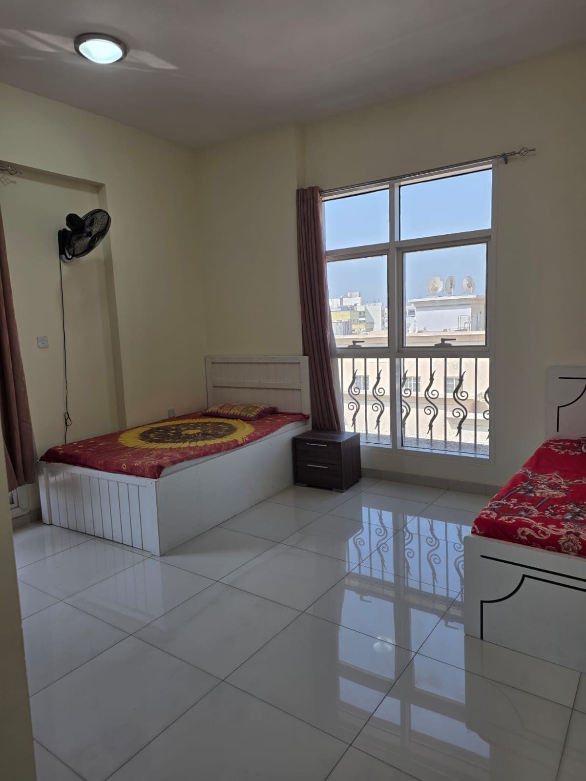 Furnished Bedroom (Indian Single or Couple only), photo 3