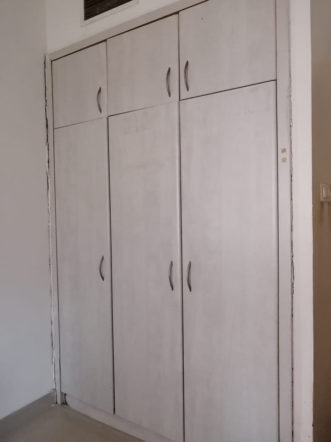 Master Bedroom near Bus Stop (Indian only), photo 4