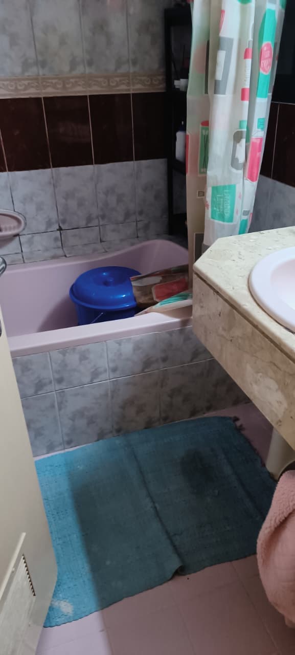 Semi Furnished Room near Metro (Single or Couple only), photo 4