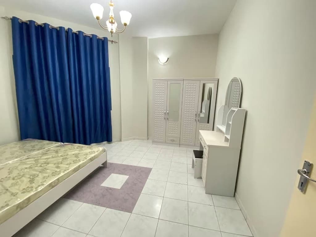 Private Bedroom with Sharing Washroom (Asian only), photo 3